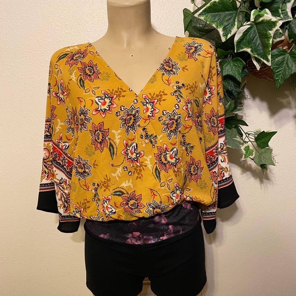 Crescent & Willough Floral Surplice Large